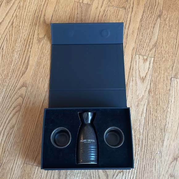 Nobu Hotel Miami Beach Sake Set - Picture 2 of 4